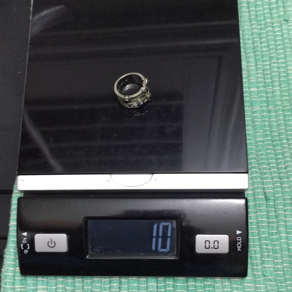 🖤Kenneth Cole ring - Picture 9 of 17